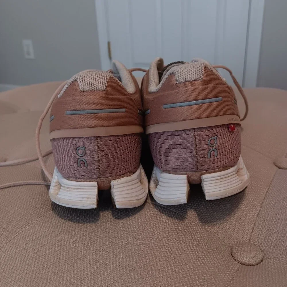 On Cloud 5 womans size 9 Rosebrown / Fog running shoes - Picture 6 of 8